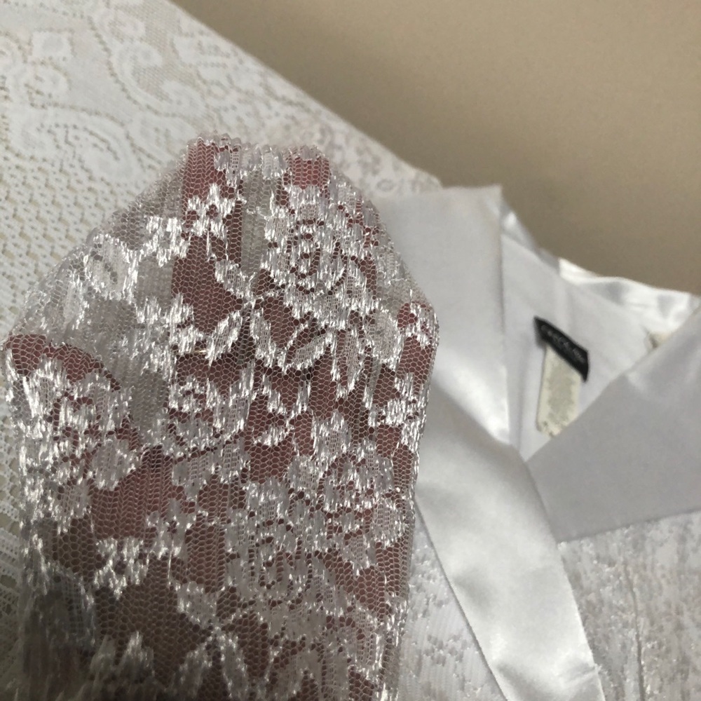 Onyx Nite Lace & Satin Blouse - Picture 4 of 8